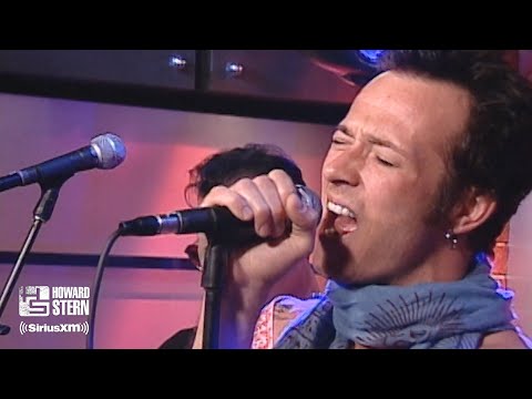 Stone Temple Pilots “Interstate Love Song” on the Howard Stern Show (2000)